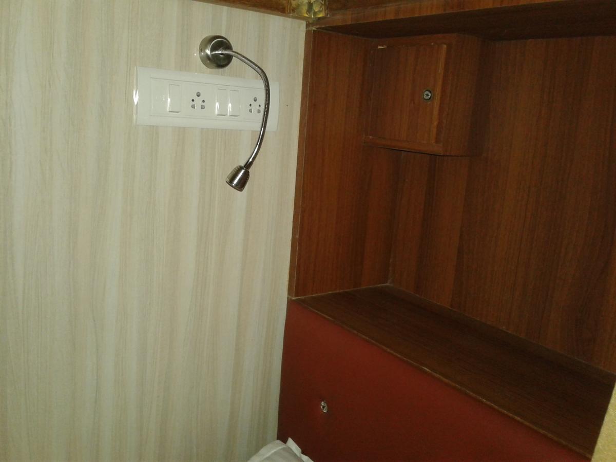 Classic Dormitory Mumbai Exterior foto